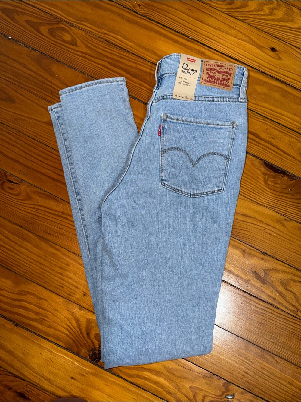 Levi's Skinny Jeans in Light Wash Blue
